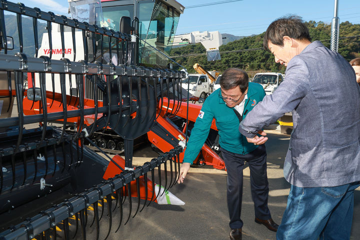 [산청=뉴시스]산청군, 논타작물 농기계 임대 지원.(사진=산청군 제공).2025.10.28.photo@newsis.com *재판매 및 DB 금지