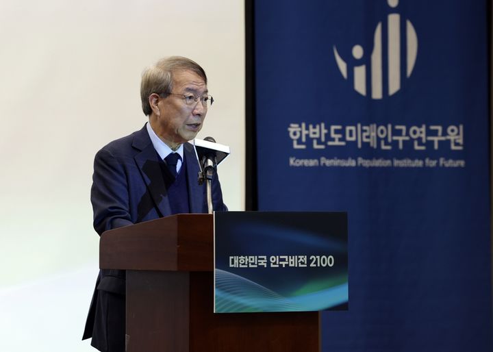 [세종=뉴시스] 정운찬 한반도미래연구원 이사장(사진=한반도미래연구원) *재판매 및 DB 금지