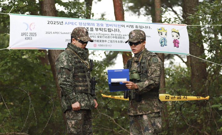 [경주=뉴시스] 군 당국이 내달 1일까지 열리는 아시아태평양경제협력체(APEC) 정상회의의 성공적인 개최를 위해 경호·경비 및 대테러 작전 준비태세를 완비했다. (사진=육군 제2작전사령부 제공) 2025.10.28. photo@newsis.com  *재판매 및 DB 금지