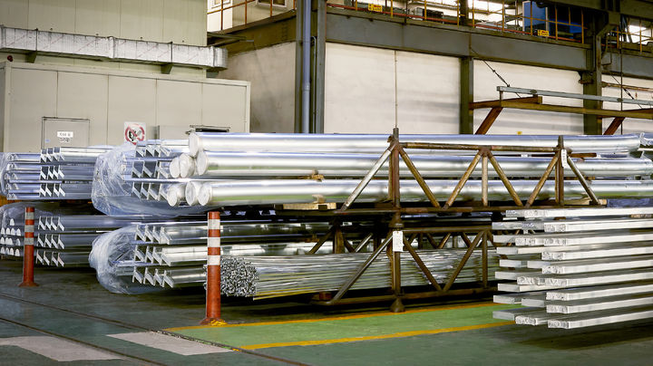 [서울=뉴시스] 세아항공방산소재의 고강도 알루미늄 소재들이 적재되어 있다. (사진=세아항공방산소재 제공) 2025.10.28. photo@newsis.com *재판매 및 DB 금지