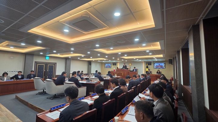 전북 장수군의회는 28일 제379회 임시회 제2차 본회의를 끝으로 9일 동안 이어진 임시회를 마무리했다.(사진=장수군의회 제공) *재판매 및 DB 금지