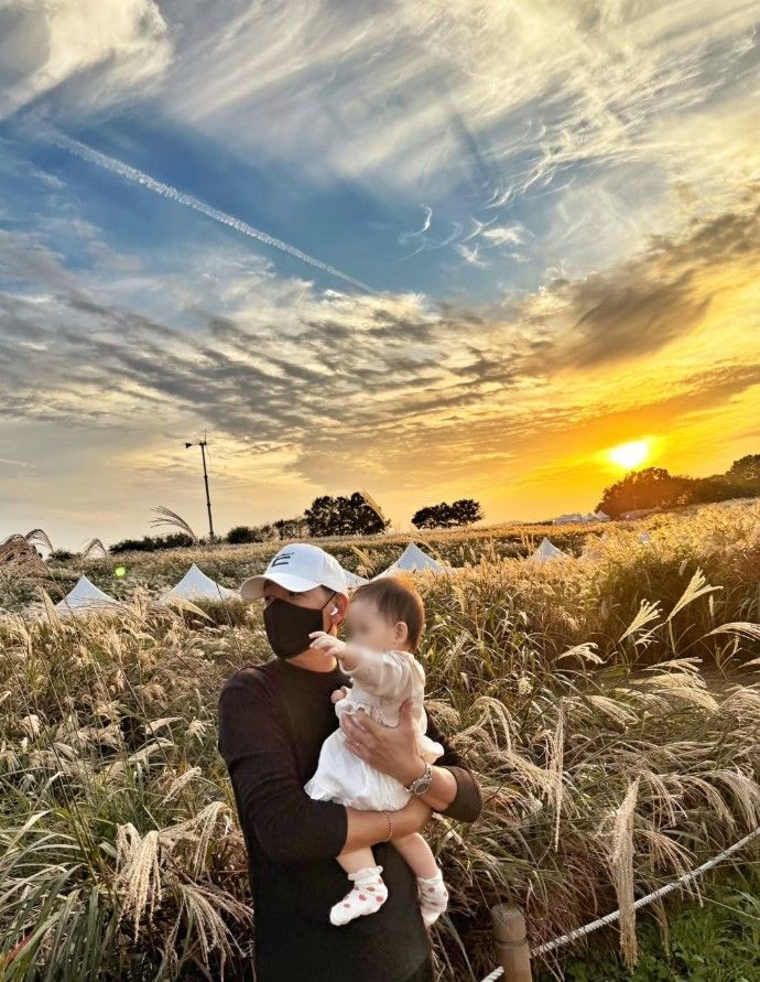 [서울=뉴시스] 배우 류시원이 가족과의 근황을 공개했다. (사진=류시원 인스타그램) 2025.10.28. photo@newsis.com  *재판매 및 DB 금지