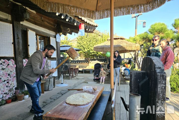 경주 교촌 한옥마을의 한 카페