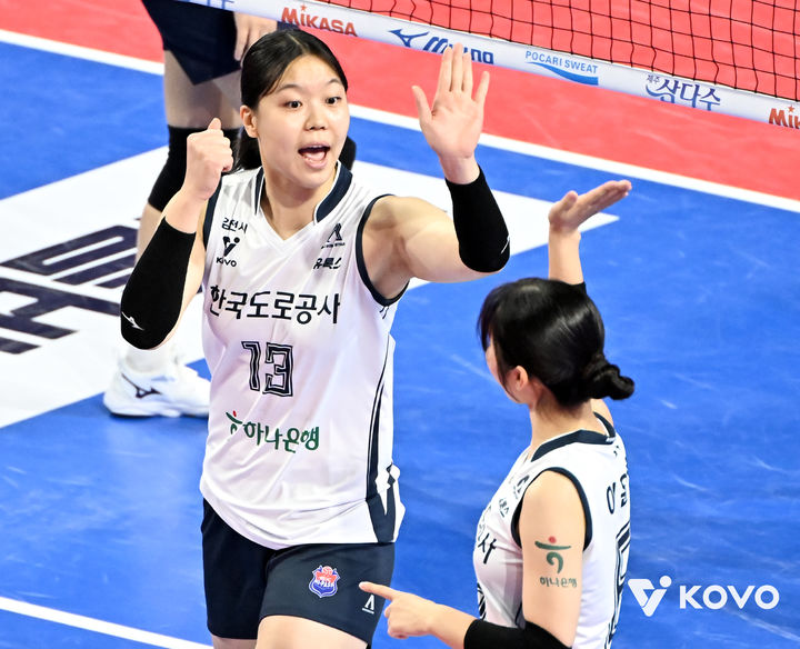 [서울=뉴시스]여자배구 도로공사 신인 이지윤. (사진=KOVO 제공)