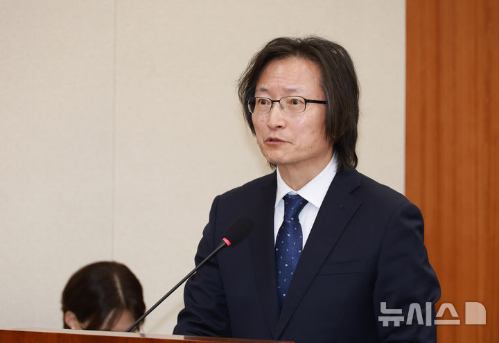 [서울=뉴시스] 고승민 기자 = 주병기 공정거래위원장이 28일 서울 여의도 국회에서 열린 정무위원회의 국가보훈부, 국무조정실 등 국정감사에서 의원 질의에 답하고 있다. 2025.10.28. kkssmm99@newsis.com