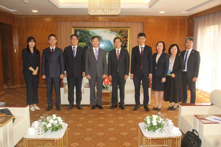 [서울=뉴시스] 정보통신산업진흥원(NIPA)이 베트남 국제 디지털 주간에서 한국의 인공지능(AI) 비전과 정책 방향을 공유하고, 글로벌 인공지능(AI) 협력 강화를 제안했다. (사진=NIPA 제공) *재판매 및 DB 금지