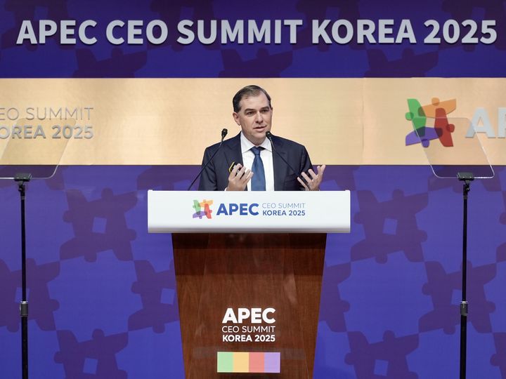 AWS 맷 가먼 CEO가 APEC CEO 서밋의 기조연설을 진행하고 있다(사진=AWS 제공) *재판매 및 DB 금지