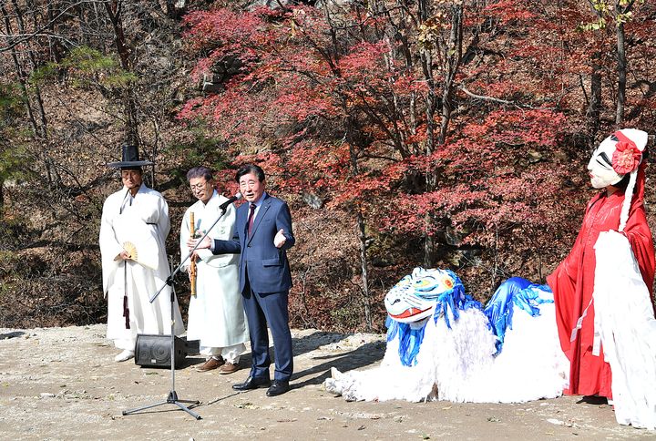 [횡성=뉴시스] 태기산 산신제. (사진=횡성군 제공) 2025.10.29. photo@newsis.com *재판매 및 DB 금지