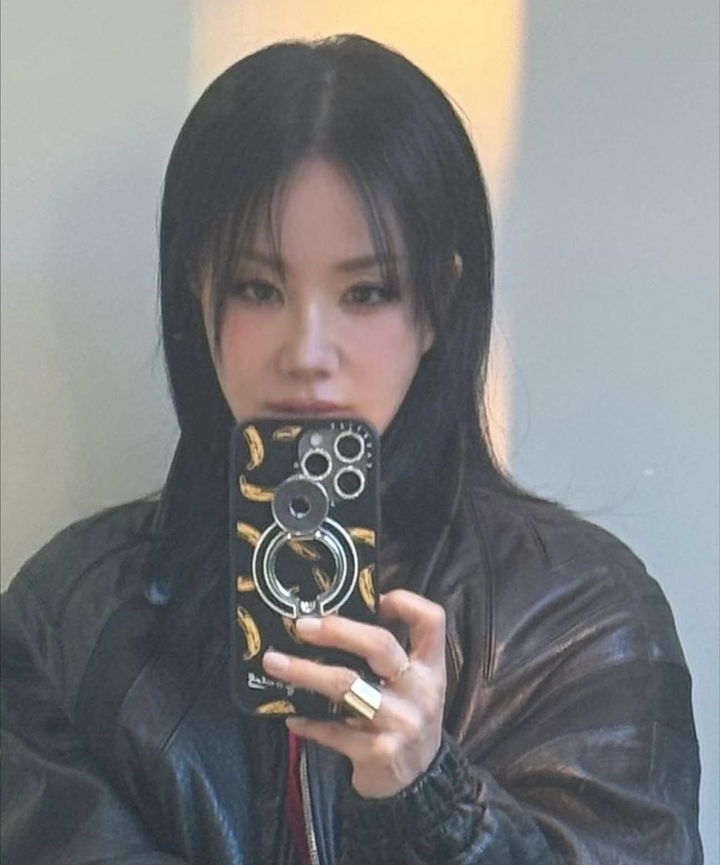 [서울=뉴시스] 가수 겸 배우 엄정화. (사진=엄정화 인스타그램 캡처) 2025.10.29. photo@newsis.com *재판매 및 DB 금지