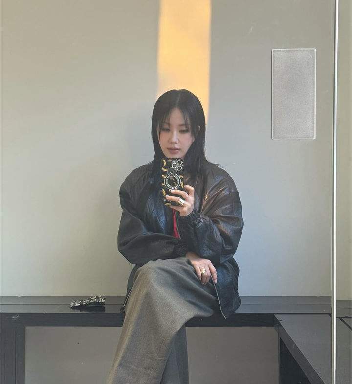 [서울=뉴시스] 가수 겸 배우 엄정화. (사진=엄정화 인스타그램 캡처) 2025.10.29. photo@newsis.com *재판매 및 DB 금지