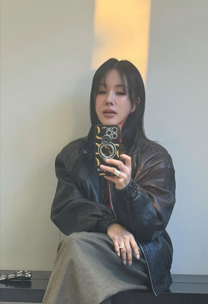 [서울=뉴시스] 가수 겸 배우 엄정화. (사진=엄정화 인스타그램 캡처) 2025.10.29. photo@newsis.com *재판매 및 DB 금지