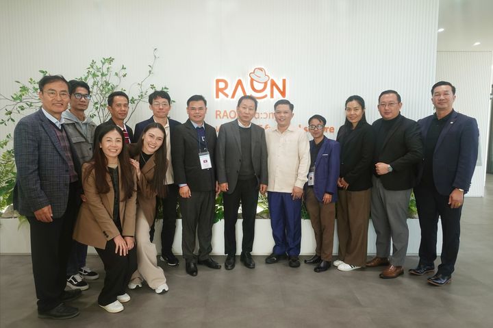 라온시큐어는 지난 28일 라오스 기술통신부(MTC) 관계자들을 대상으로 K-DID 및 보안 기술 교육 프로그램을 진행했다. 사진은 라오스 기술통신부, 한국지능정보사회진원(NIA), 라온시큐어 관계자가 기념사진을 촬영하는 모습.(사진=라온시큐어 제공) *재판매 및 DB 금지