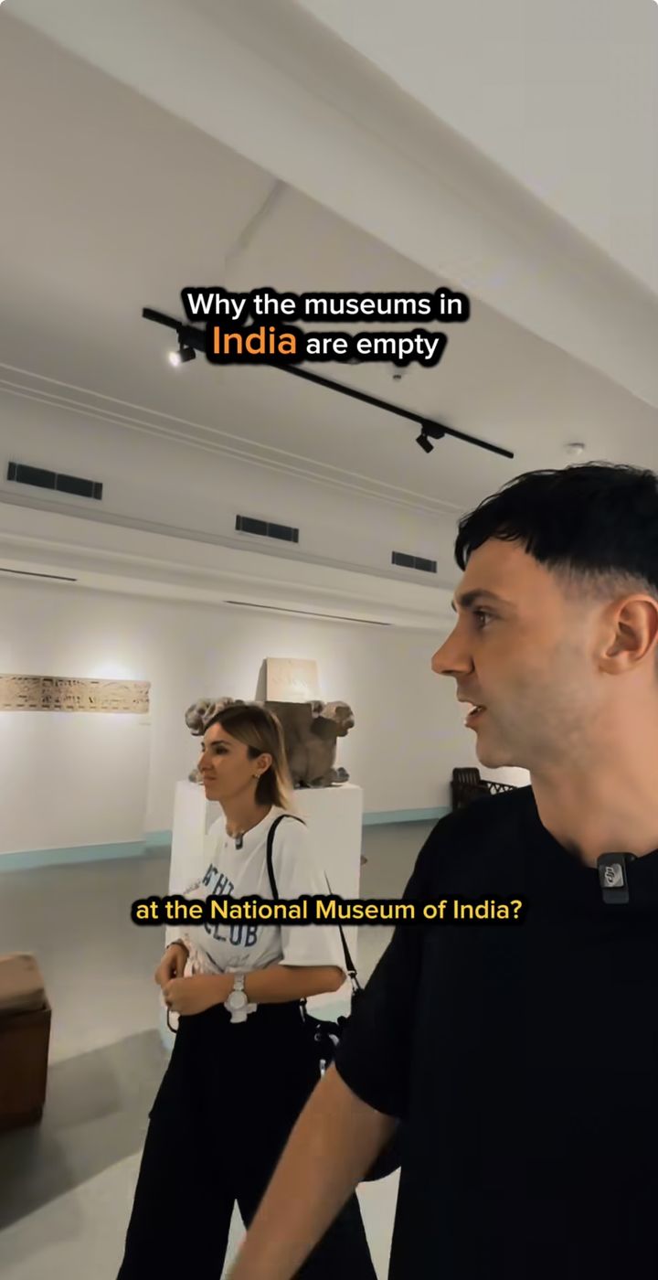 [뉴시스] 소셜네트워크(SNS)에서 영국의 한 블로거가 인도 국립 박물관에서 인도 유물에 대해 동료 여행자와 나눈 대화가 화제다. (사진=alexwandersyt 인스타그램 캡처) *재판매 및 DB금지 *재판매 및 DB 금지