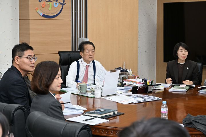 [울산=뉴시스] 지난 29일 오후 울산 남구청 구청장실에서 '울산 개운포 경상좌수영성 종합정비계획 수립 용역' 착수보고회가 개최됐다. (사진=울산 남구 제공) 2025.10.30. photo@newsis.com *재판매 및 DB 금지