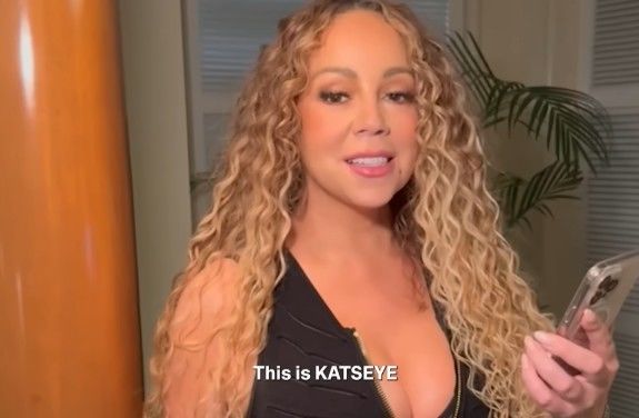 [서울=뉴시스] 캣츠아이(KATSEYE) 핼러윈 영상에 등장한 머라이어 케리(Mariah Carey·머라이어 캐리). (사진 = 캣츠아이 유튜브 캡처) 2025.10.30. photo@newsis.com *재판매 및 DB 금지