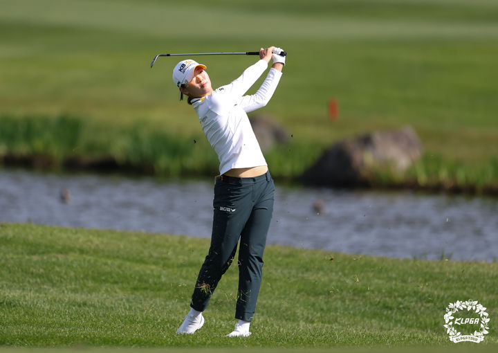 '방신실·이동은 출격' LPGA Q시리즈 1R, 코스 상태 악화로 연기 - 뉴스 썸네일 이미지