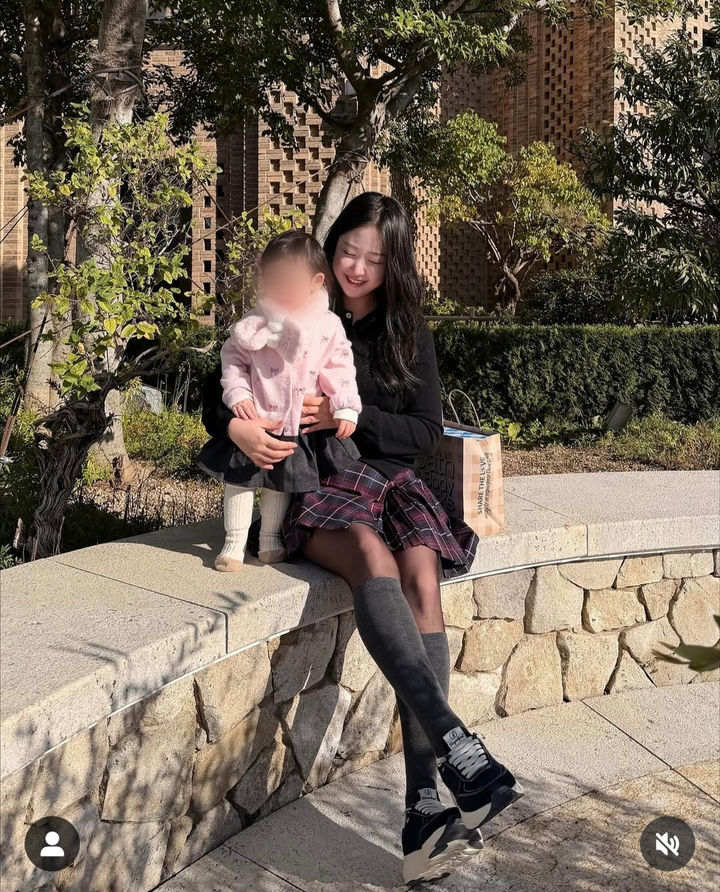 [서울=뉴시스] 김다예가 남편인 개그맨 박수홍, 딸과의 근황을 공개했다. (사진=김다예 인스타그램 캡처) 2025.10.31. photo@newsis.com *재판매 및 DB 금지