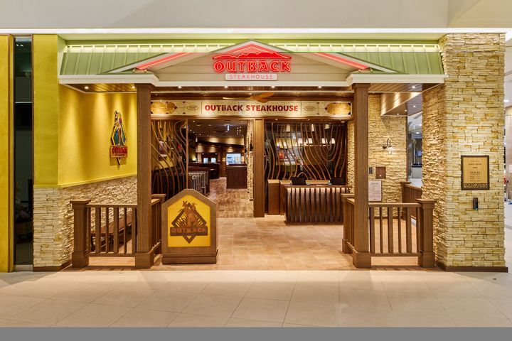 [서울=뉴시스] 아웃백 김포공항롯데몰점 매장 전경.(사진=다이닝브랜즈그룹 제공) *재판매 및 DB 금지