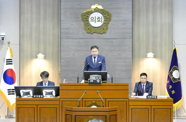 [순창=뉴시스] 31일 열린 순창군의회 제29회 임시회 제2차 본회의, 손종석 의장이 회의를 진행하고 있다. *재판매 및 DB 금지