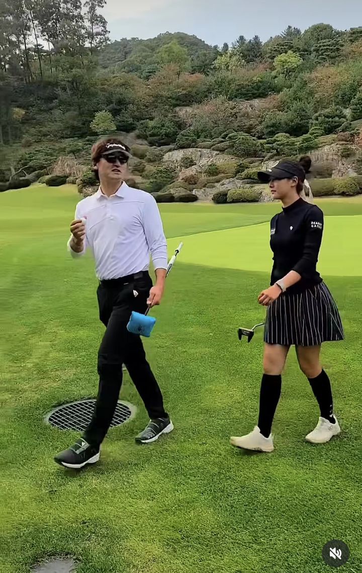 [서울=뉴시스] 박찬호(왼쪽), 송지아. (사진=박연수 인스타그램 캡처) 2025.10.31. photo@newsis.com *재판매 및 DB 금지
