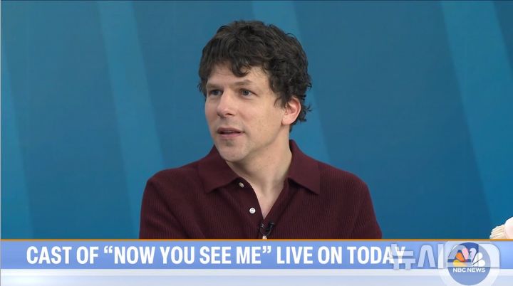 [뉴시스] 할리우드 배우 제시 아이젠버그가 30일 NBC 투데이 쇼에 출연해 12월 중순 ‘이타적 신장기증’을 할 계획이라고 밝혔다. (사진=NBC캡처) 2025.10.30 