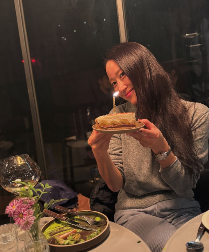 [서울=뉴시스] 배우 전혜빈. (사진=전혜빈 인스타그램 캡처) 2025.10.31. photo@newsis.com *재판매 및 DB 금지