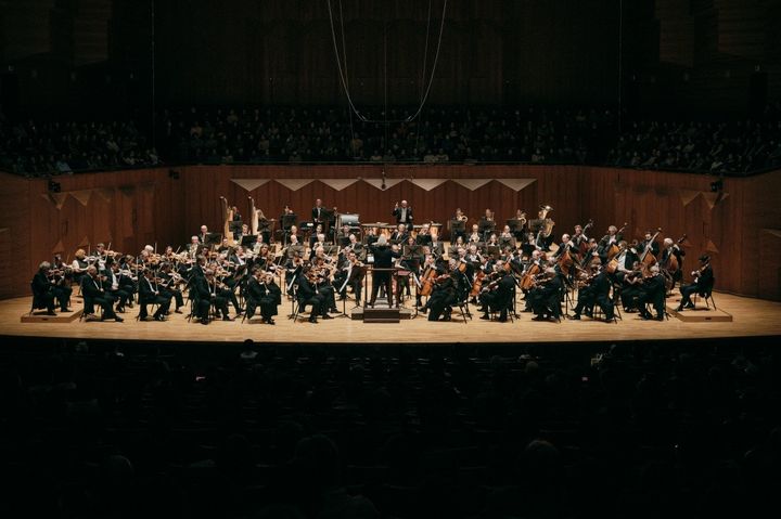 [서울=뉴시스] 지난 28일 서울 서초구 예술의전당에서 열린 '세묜 비치코프 & 체코 필하모닉' 공연 연주 모습. (사진=인아츠프로덕션 제공) 2025.10.31. photo@newsis.com *재판매 및 DB 금지