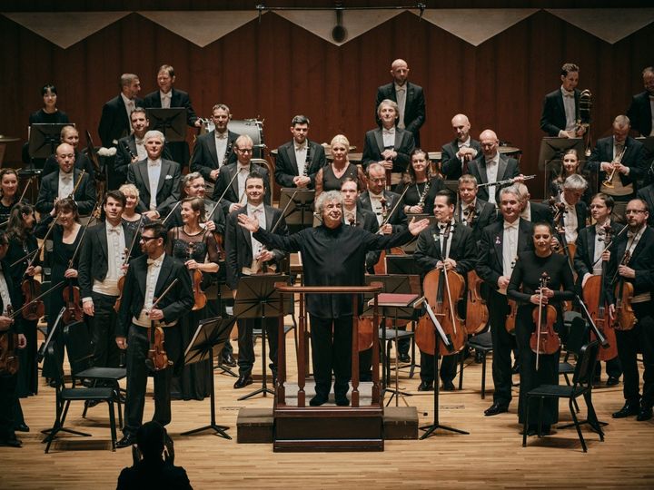 [서울=뉴시스] 지난 28일 서울 서초구 예술의전당에서 열린 '세묜 비치코프 & 체코 필하모닉' 공연 연주 모습. (사진=인아츠프로덕션 제공) 2025.10.31. photo@newsis.com *재판매 및 DB 금지
