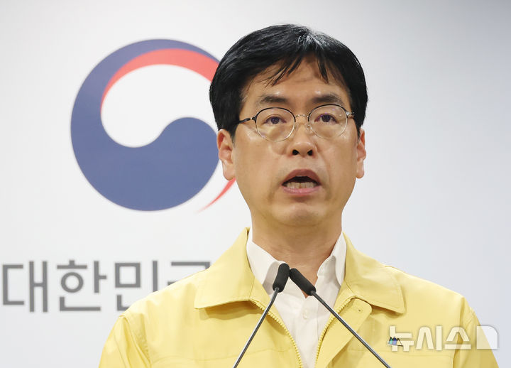 [서울=뉴시스] 김명원 기자 = 김민재 중앙재난안전대책본부 1차장(행정안전부 1차관)이 31일 오전 서울 종로구 정부서울청사에서 국정자원 행정정보시스템 화재 관련 중대본 브리핑을 하고 있다. 2025.10.31. kmx1105@newsis.com