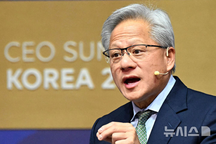 "땡규! 젠슨 황"...AI 전력공급 기대감에 원전주 랠리(종합) - 뉴스 썸네일 이미지