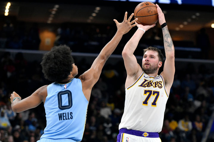 [멤피스=AP/뉴시스] 미국프로농구(NBA) 로스앤젤레스(LA) 레이커스의 루카 돈치치. 2025.10.31.