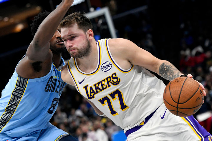 [멤피스=AP/뉴시스] 미국프로농구(NBA) 로스앤젤레스(LA) 레이커스의 루카 돈치치. 2025.10.31.