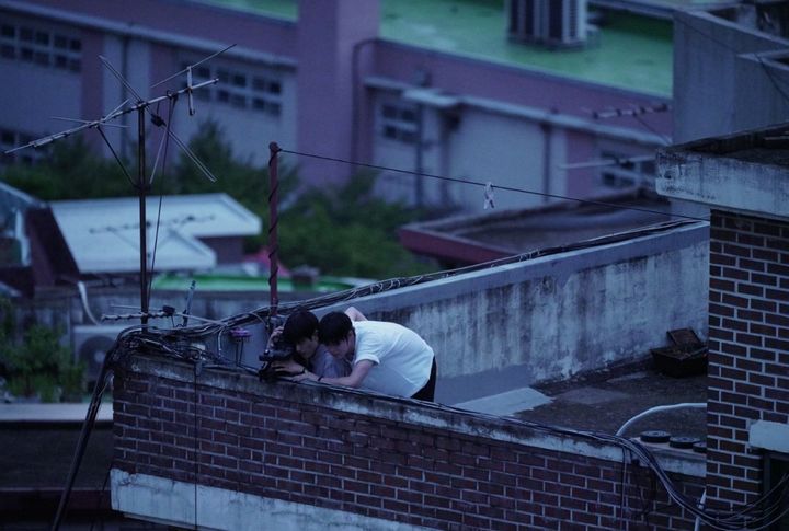 [서울=뉴시스] 산만한 시선. (사진 = 뮤지션 측 제공) 2025.11.02. photo@newsis.com *재판매 및 DB 금지