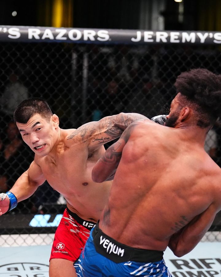 [서울=뉴시스] 고석현, 필 로(미국)와의 'UFC 파이트 나이트: 가르시아 vs 오나마' 언더카드 웰터급(77.1㎏) 경기에서 만장일치 판정승. (사진=UFC 코리아 SNS 캡처) 2025.11.02. photo@newsis.com *재판매 및 DB 금지