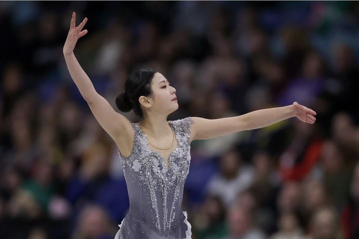 [서울=뉴시스] 윤아선(수리고)이 2일(한국 시간) 캐나다 서스캐처원주 새스커툰의 새스크텔 센터에서 열린 2025~2026 국제빙상경기연맹(ISU) 피겨 시니어 그랑프리 3차 대회 프리스케이팅 연기를 펼치고 있다. (사진=ISU 공식 SNS 캡처) 2025.11.02. *재판매 및 DB 금지