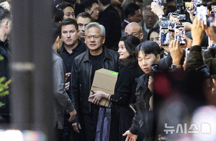 젠슨 황 장녀 매디슨, 네이버 만난다…'AI·로봇 동맹' 강화