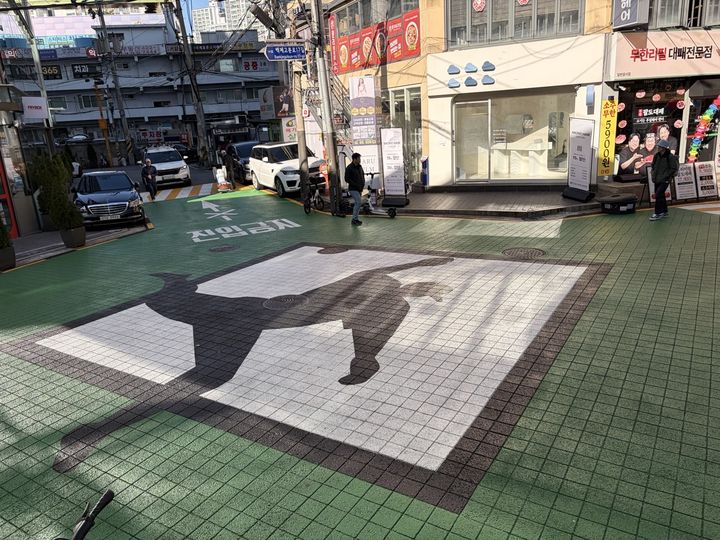 [서울=뉴시스] 백제고분로 7길_야구 그래픽. 2025.11.03. (사진=송파구 제공) *재판매 및 DB 금지