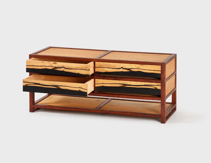 소병진 국가무형유산 소목장 보유자의 먹감거실문갑.(사진=전주문화재단 제공) *재판매 및 DB 금지