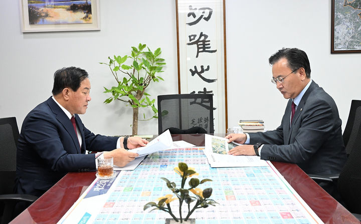 [평창=뉴시스] 국회 방문 현안사업 국비 확보 총력. (사진=평창군 제공) 2025.11.03. photo@newsis.com *재판매 및 DB 금지