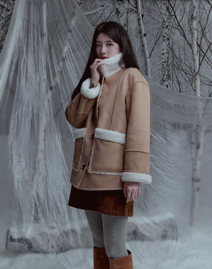 [서울=뉴시스] 토털 라이프스타일 브랜드 게스(GUESS)가 배우 수지와 함께한 2025 겨울 컬렉션 캠페인을 공개했다. (사진=게스 제공) 2025.11.03. photo@newsis.com *재판매 및 DB 금지