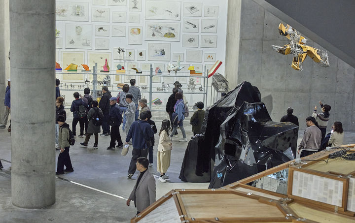 구립용산장애인복기관 등 6개 기관에서 초청된 관객들이 이불 개인전을 관람하는 모습 *재판매 및 DB 금지