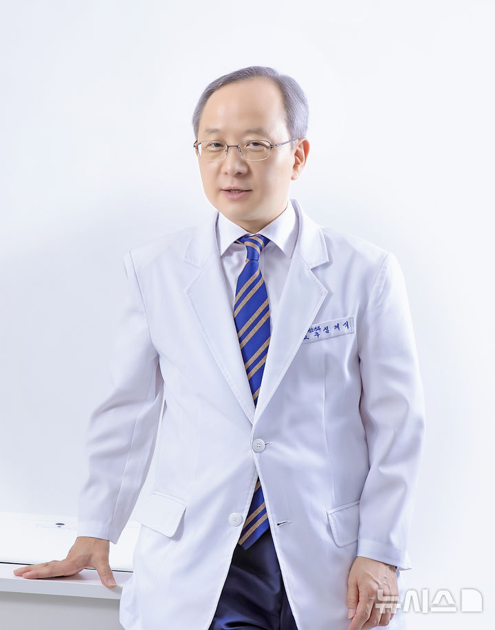 [서울=뉴시스] 심계식 강동경희대학교병원 소아청소년과 교수, 대한소아내분비학회 회장 취임. (사진= 강동경희대학교병원 제공)