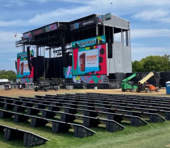 [서울=뉴시스] 빌리 아일리시 2023년 롤라팔루자 무대. (사진 =REVERB 제공) 2025.11.04. photo@newsis.com *재판매 및 DB 금지