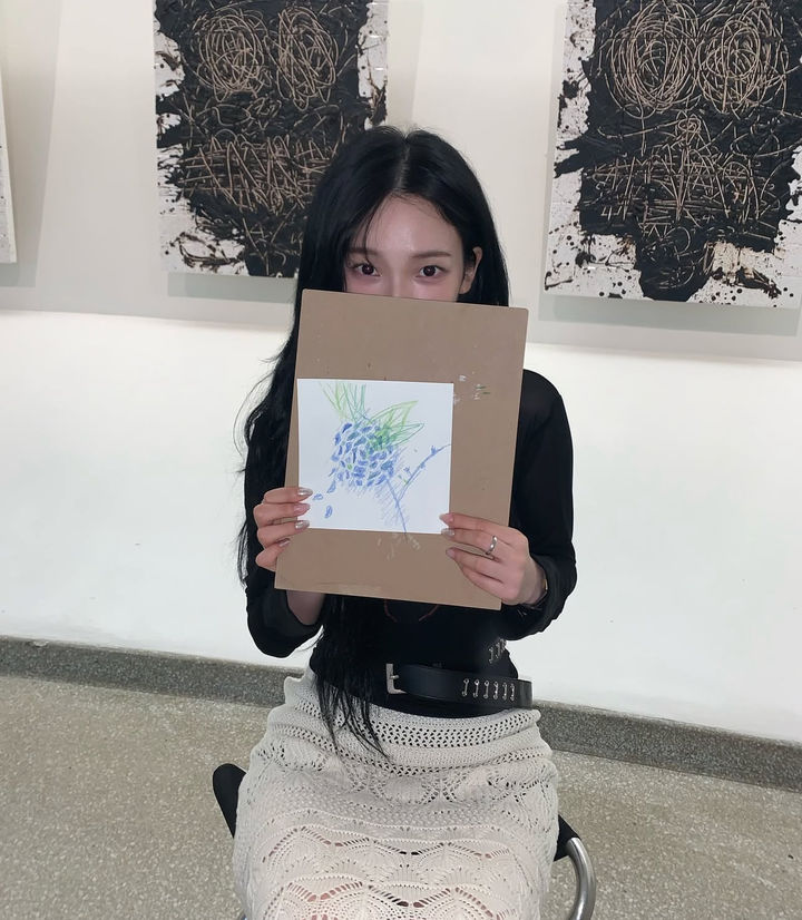 [서울=뉴시스] 그룹 에스파 멤버 카리나. (사진=카리나 인스타그램 캡처) 2025.11.04. photo@newsis.com *재판매 및 DB 금지