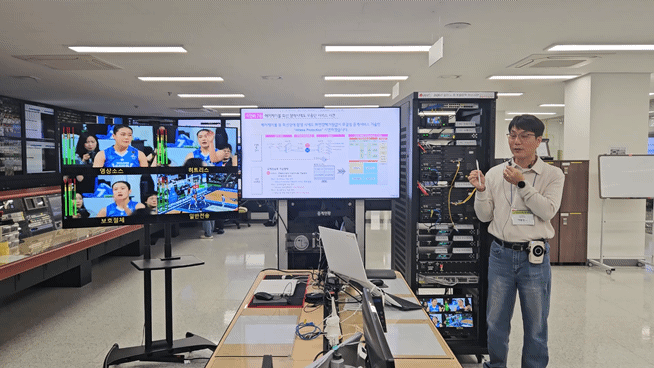 [서울=뉴시스] 박은비 기자 = 이동일 LG유플러스 방송중계팀 책임이 지난 4일 LG유플러스 안양사옥에서 밀라노 동계올림픽 방송중계를 위한 '히트리스 프로텍션' 기술을 시연하고 있다. 2025.11.04. silverline@newsis.com *재판매 및 DB 금지