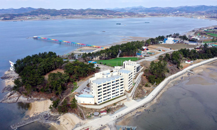 [함평=뉴시스] 전남 함평군 돌머리해수욕장 일대 관광시설. (사진=함평군 제공) photo@newsis.com *재판매 및 DB 금지