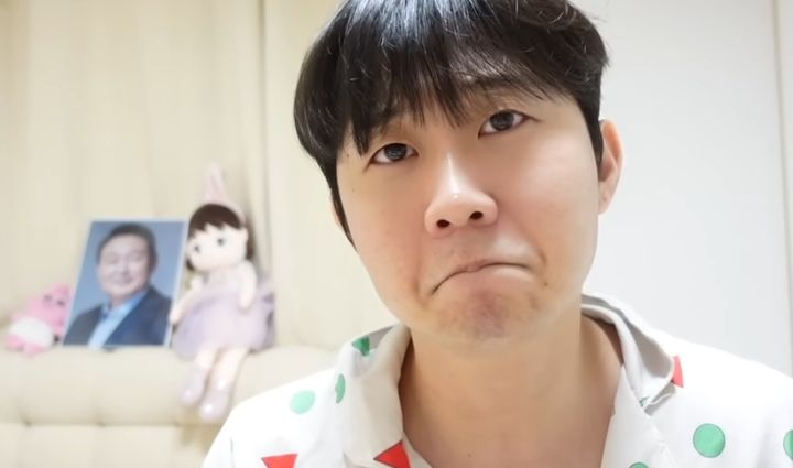 [서울=뉴시스] 일본에서 활동 중인 한국인 유튜버 '대보짱'이 한국 치안과 사회 상황을 왜곡한 허위 정보를 유포해 논란이 일고 있다. 대보짱의 모습. (사진 = 'デボちゃん' 유튜브 캡처) 2025.11.05. *재판매 및 DB 금지