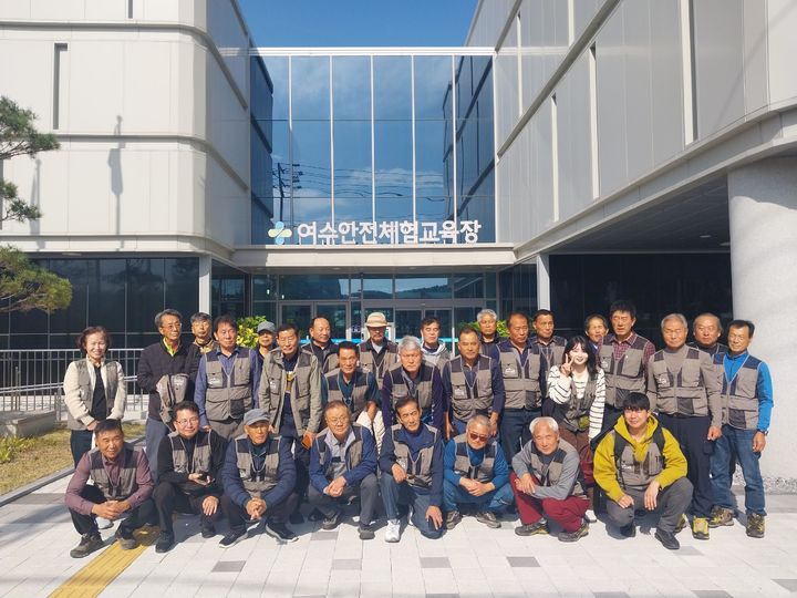 [진주=뉴시스]경상문화유산돌봄협회, 체험형 안전교육 실시.(사진=돌봄협회 제공).2025.11.05.photo@newsis.com *재판매 및 DB 금지