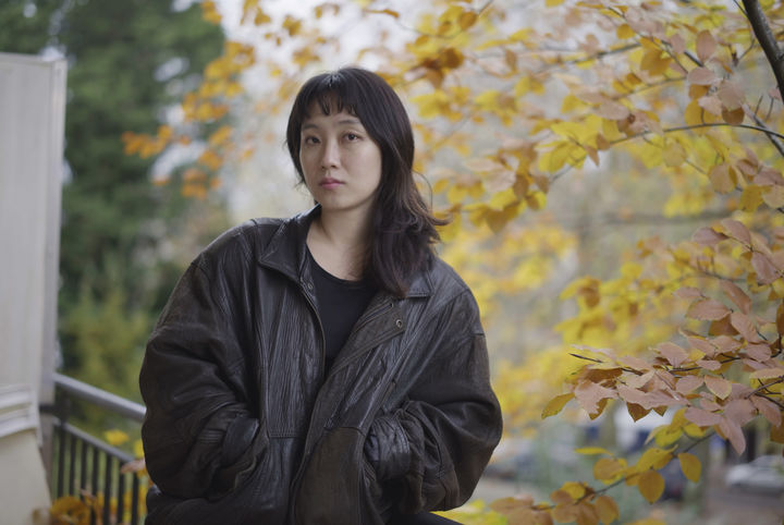 [서울=뉴시스] 소설가 함윤이. (사진=문학동네 제공 ⓒ이소정) 2025.11.05. photo@newsis.com *재판매 및 DB 금지