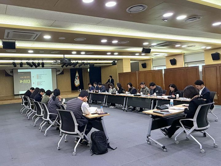 솔트룩스는 경상남도가 추진하는 ‘생성형 AI 기반 통합복지플랫폼 구축 사업’ 착수보고회를 열었다. (사진=솔트룩스 제공) *재판매 및 DB 금지